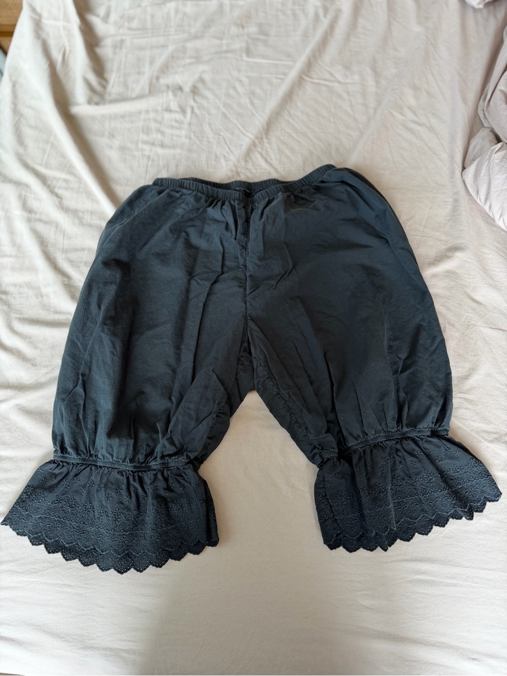 BLACK COTTON BLOOMERS EMBROIDERED RUFFLE HEM